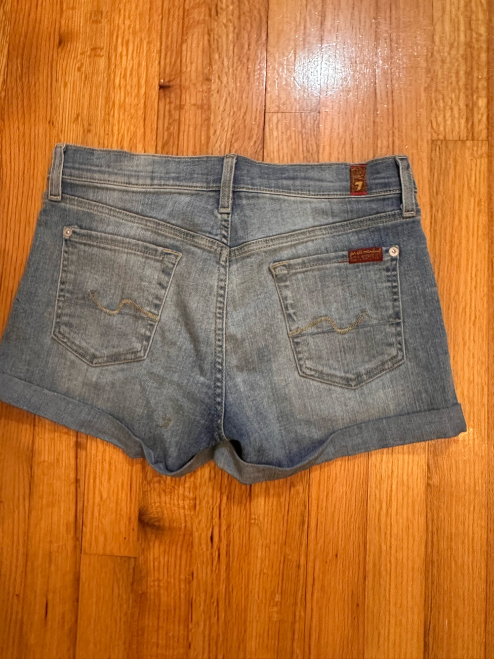 7 For All Mankind light wash denim shorts Size 26 (j5)
